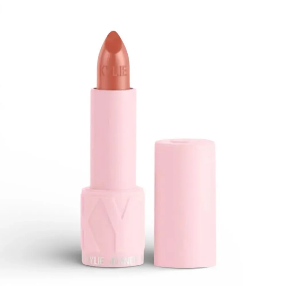 Kylie Cosmetics Crème Lipstick – Shade 613 “If Looks Could Kill” Nude Brown